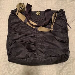 Lululemon Fast in flight Bag